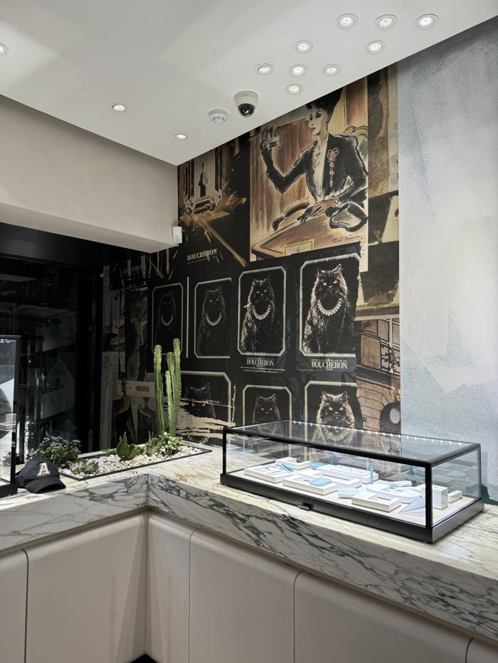 Boutique Boucheron — finitions autour du comptoir — Papier peint à Monaco