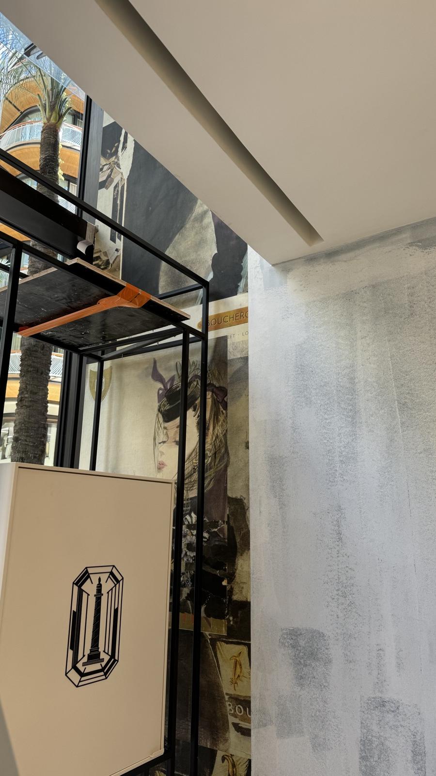 Boutique Boucheron — habillage complet de la cage d'escalier