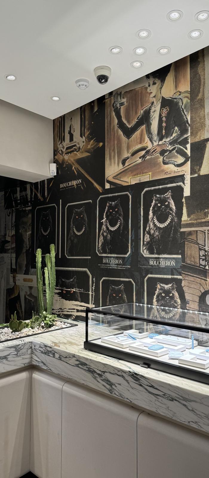 Boutique Boucheron — finitions autour du comptoir — Papier peint à Monaco